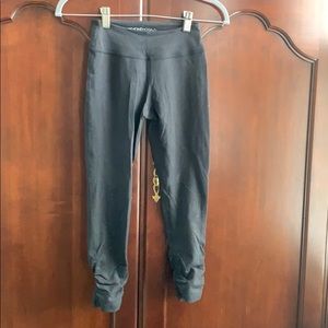 Beyond Yoga Workout Crops